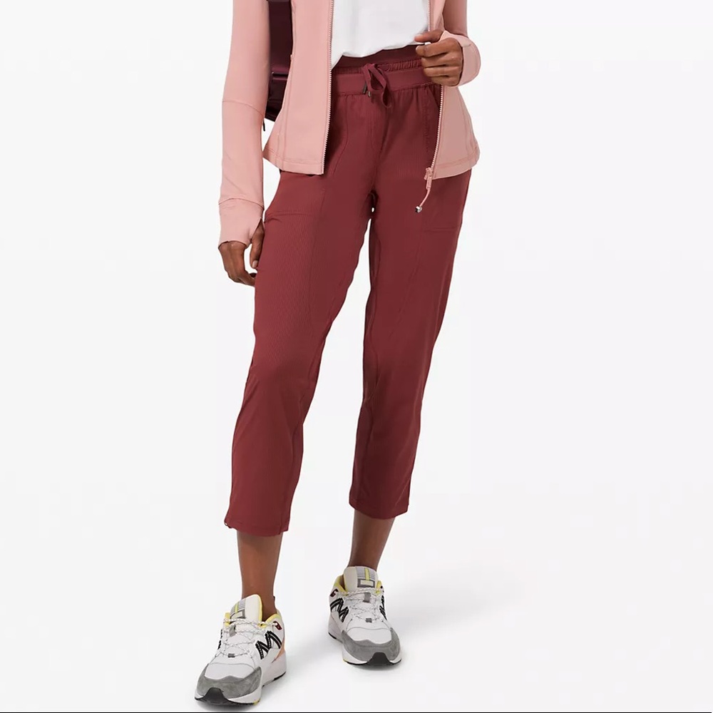 Lululemon Dance Studio Crop